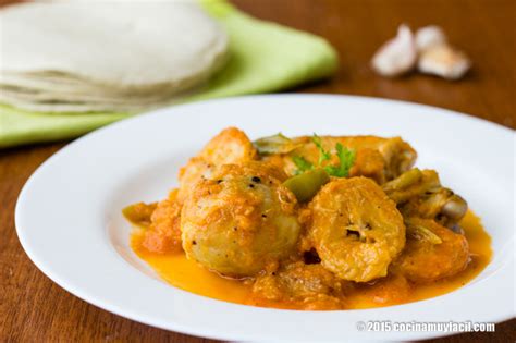  Guisado de Pollo con Plátano: ¿Un Manjar Picante y Dulzón que te Encantará?